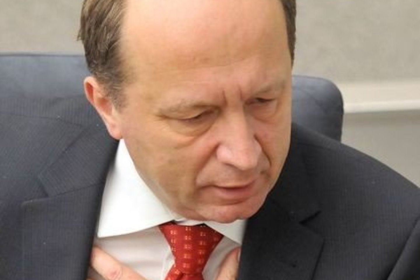Paklaustas, ar neketina atsistatydinti, A.Kubilius pirmadienį sakė tam „nematantis priežasčių“.