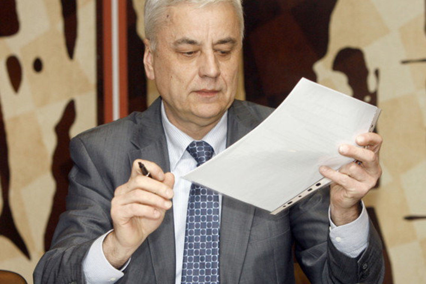 2001-2003 m. V.Milaknis ėjo Lietuvos radijo ir televizijos generalinio direktoriaus pareigas.