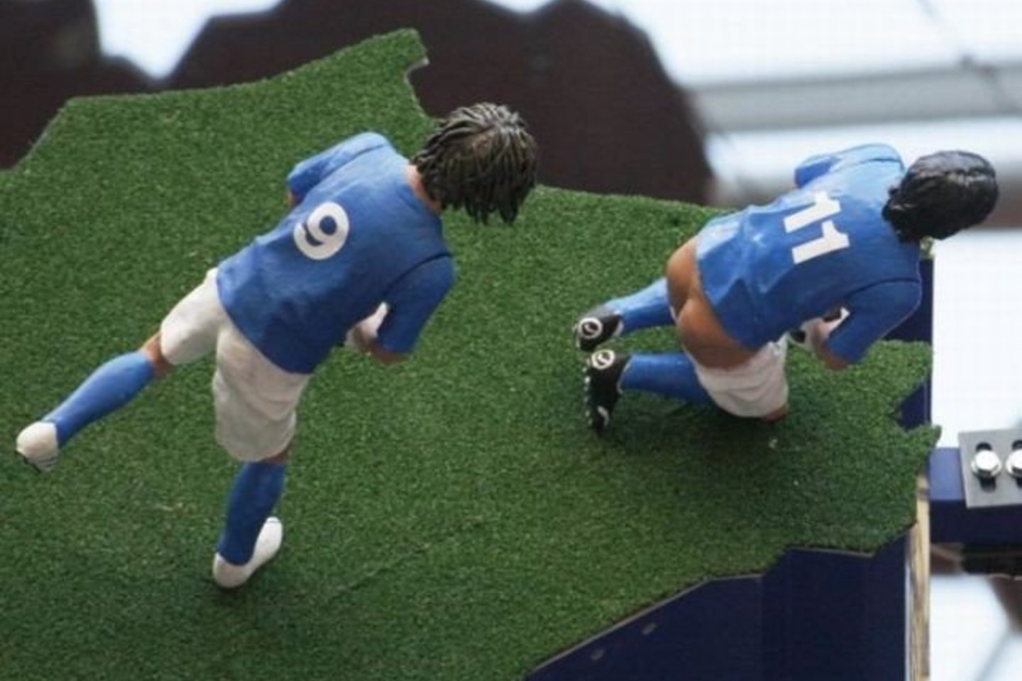 Italijai pasisekė - ji vaizduojama kaip futbolo šalis. Kitoms šalims teko daugiau pašaipų.