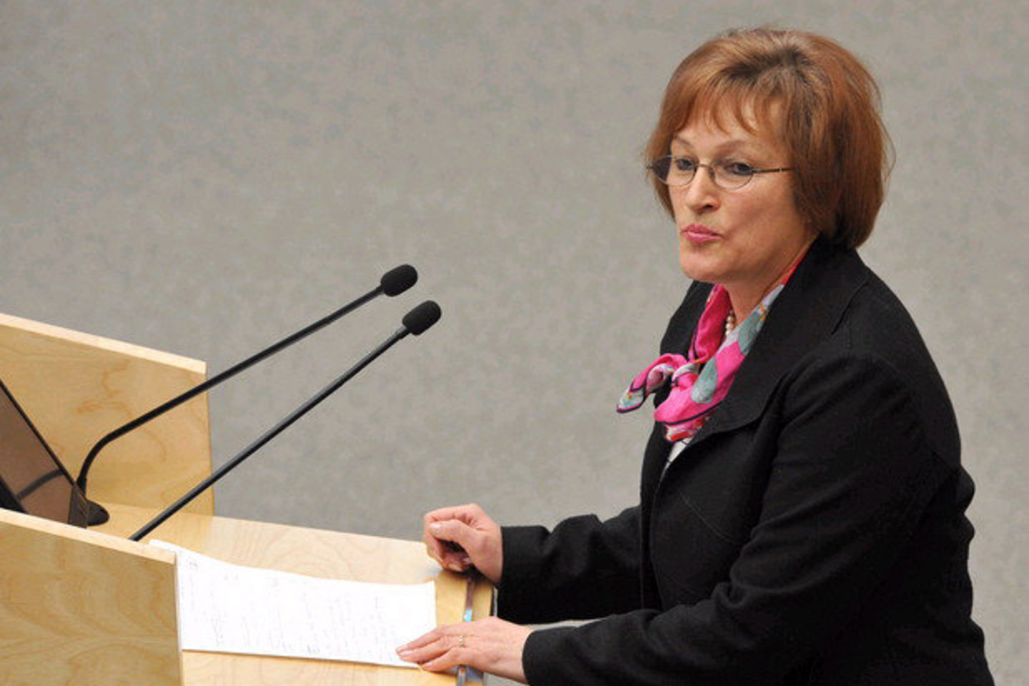 Seimo posėdžių sekretoriate parlamentarė įregistravo tai numatantį pataisos projektą.