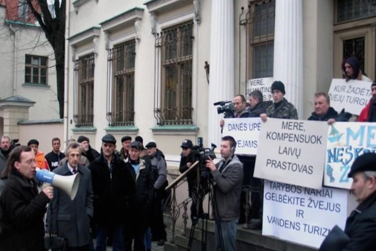 Klaipėdos laivininkai protestavo prieš valdžios sprendimą išguiti juos iš uosto.