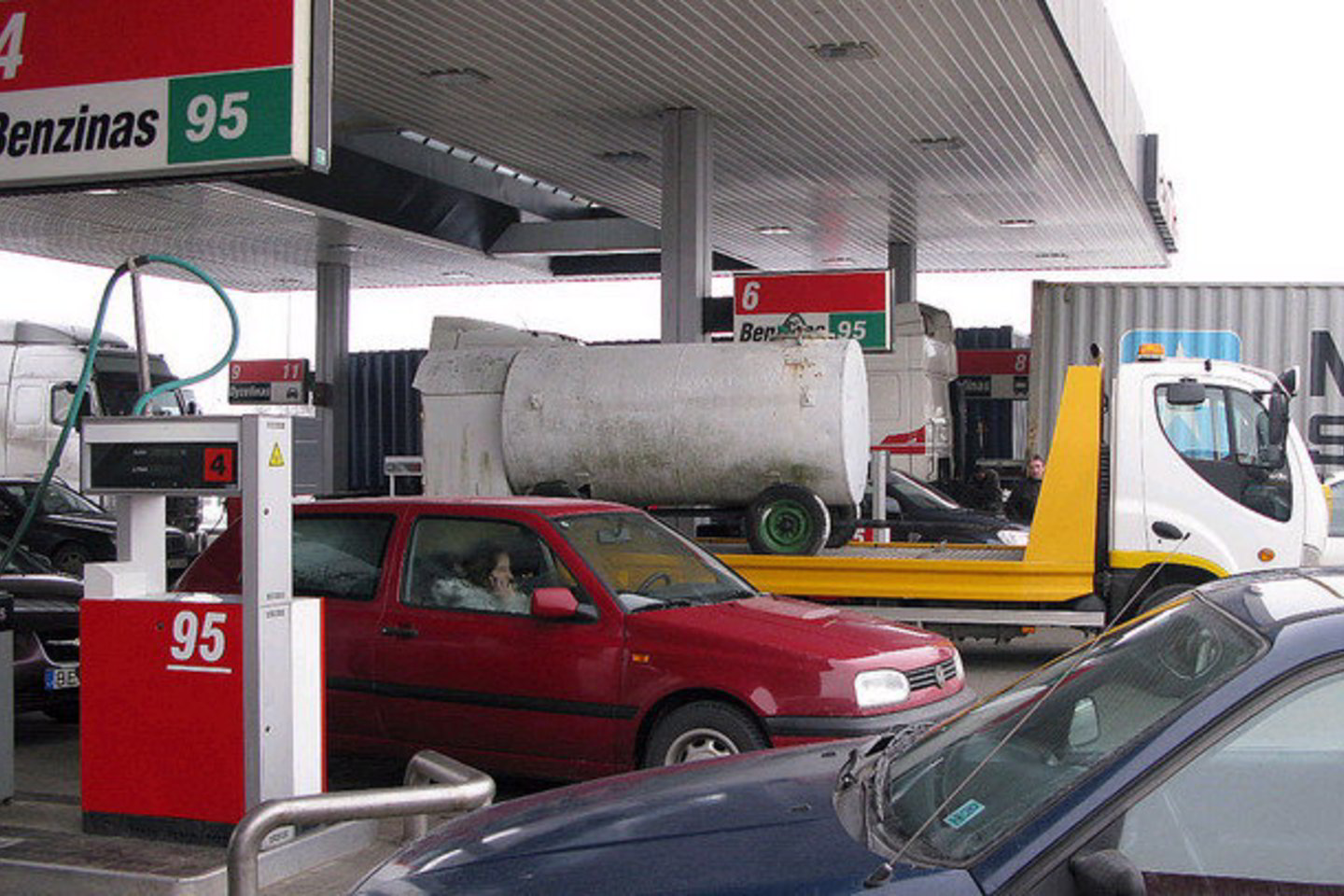 Šiemet Lietuvoje benzino ir dujų suvartojimas gali kristi apie 6 proc.