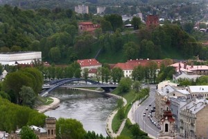 Krantinė - tarnaitės laiptai per svetainės kambarį?