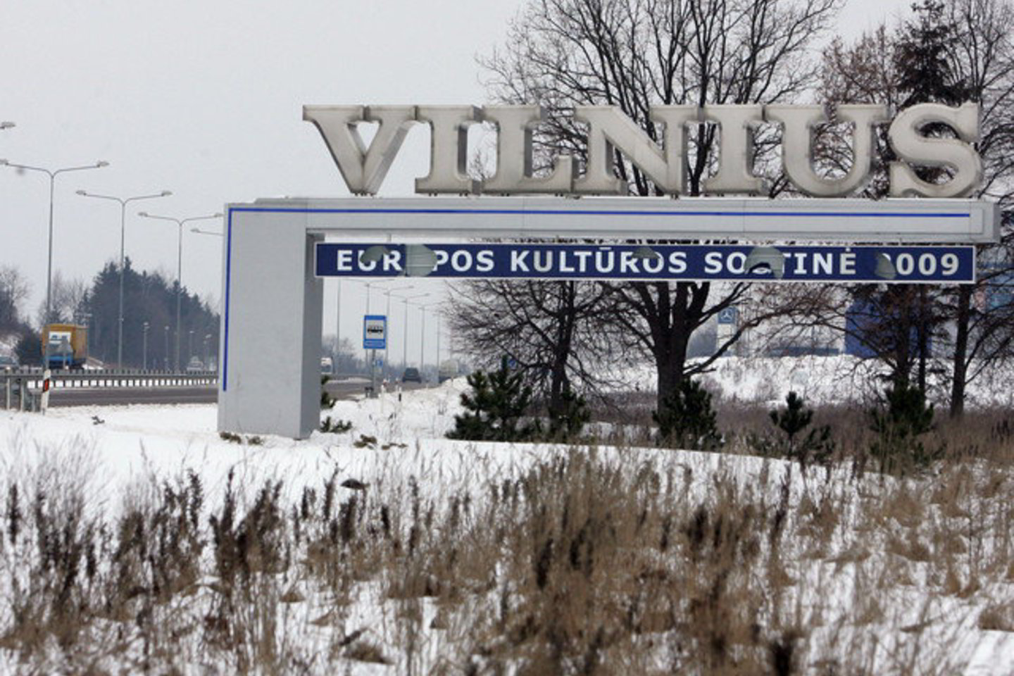 Apgailestavimą dėl nacionalinės programos „Vilnius - Europos kultūros sostinė 2009“ biudžeto mažėjimo sausio viduryje išreiškė Europos Komisija per savo atstovybę Lietuvoje.