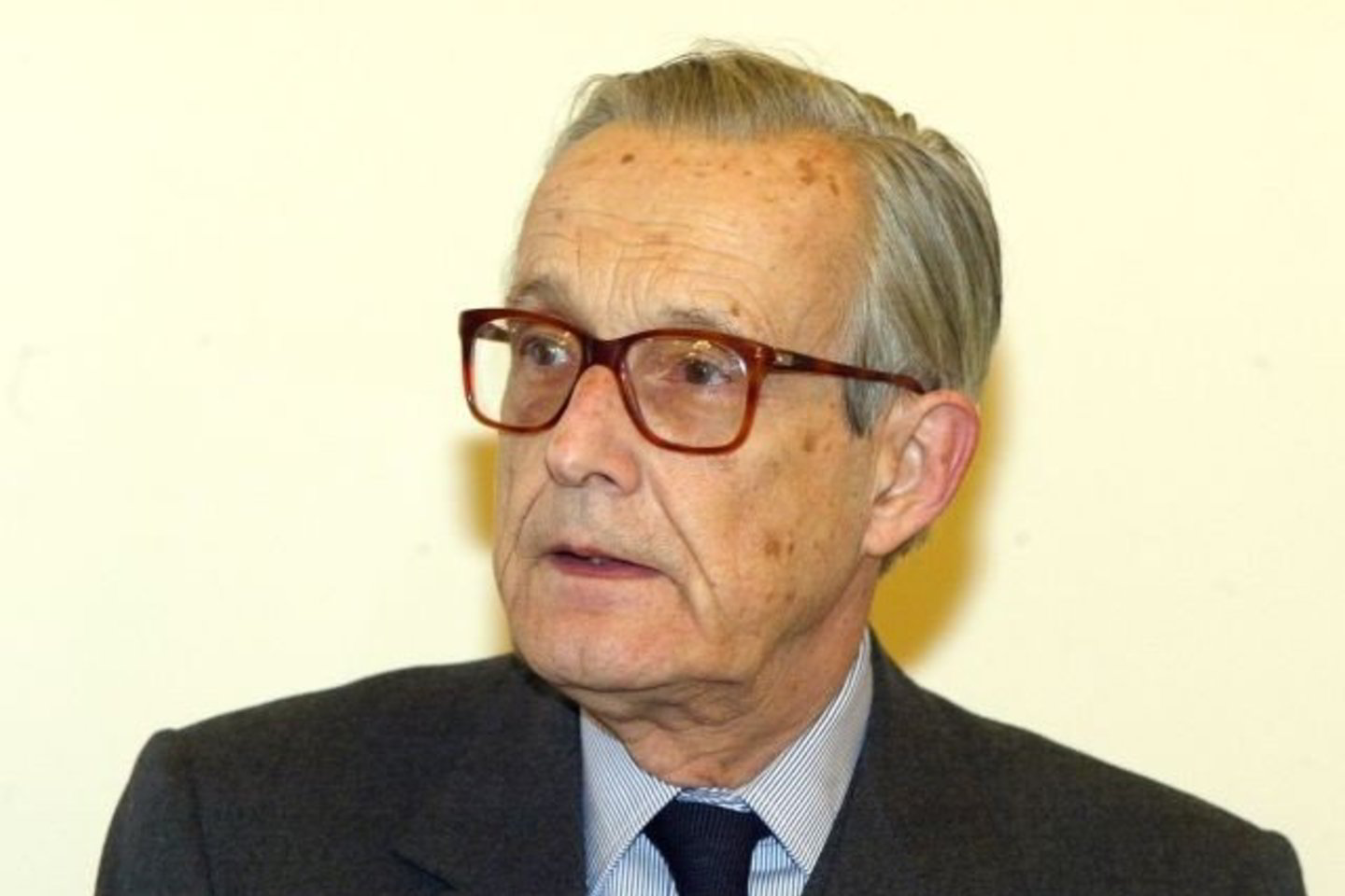 Knygoje sudėti K.Lozoraičio gyvenimo nuopelnai.