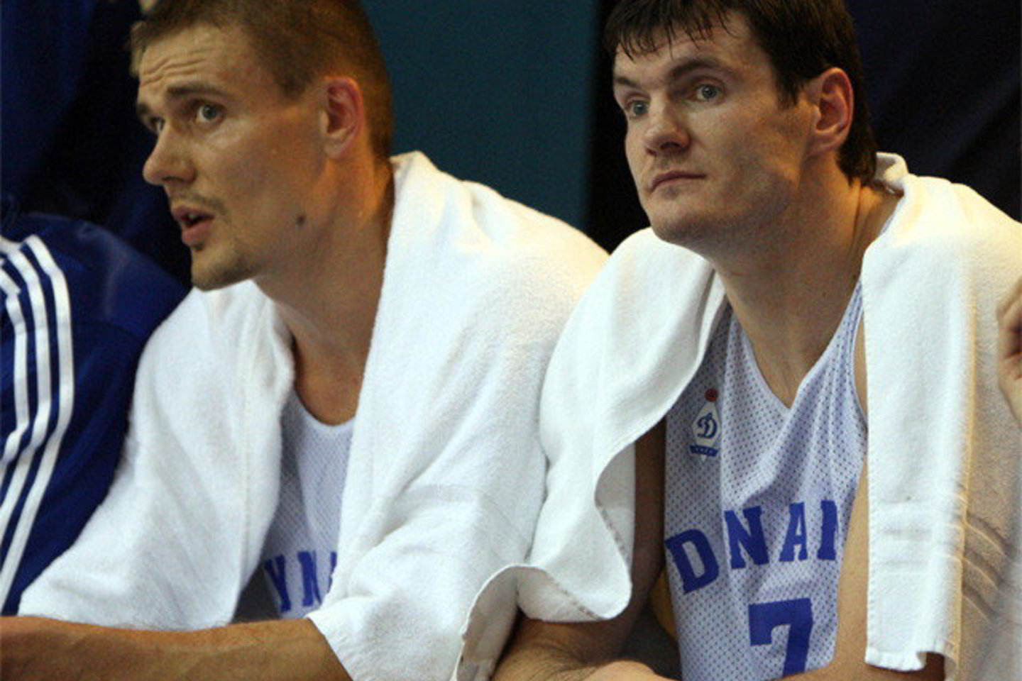 R.Javtokas (kairėje) "Dinamo" ekipai pelnė 7 taškus, D.Lavrinovičius - 5.