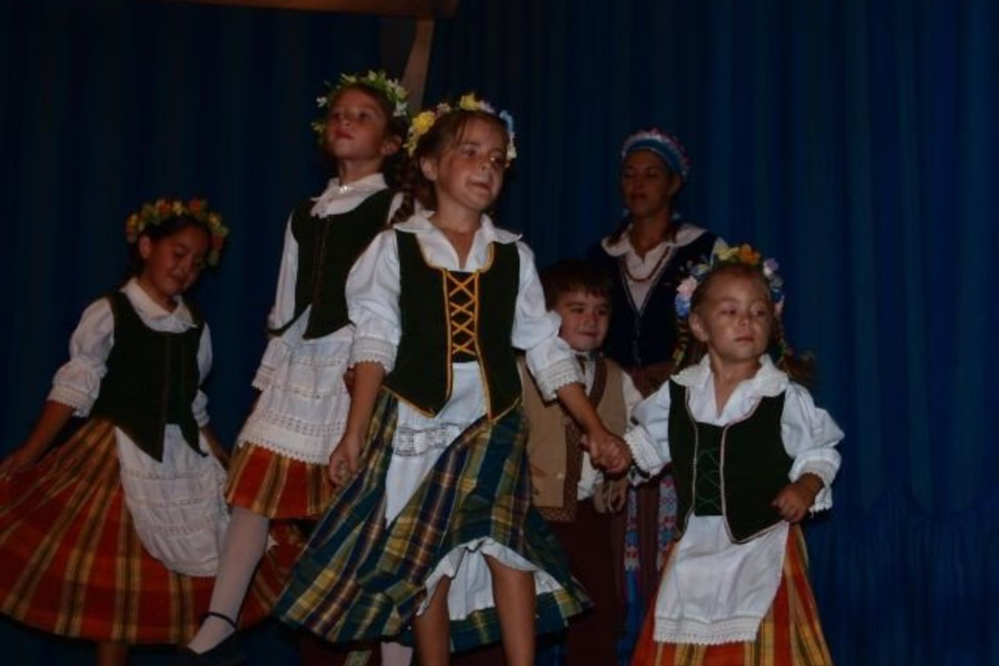 Argentinoje gyvenantys lietuviai neabejingi tautiniams šokiams.