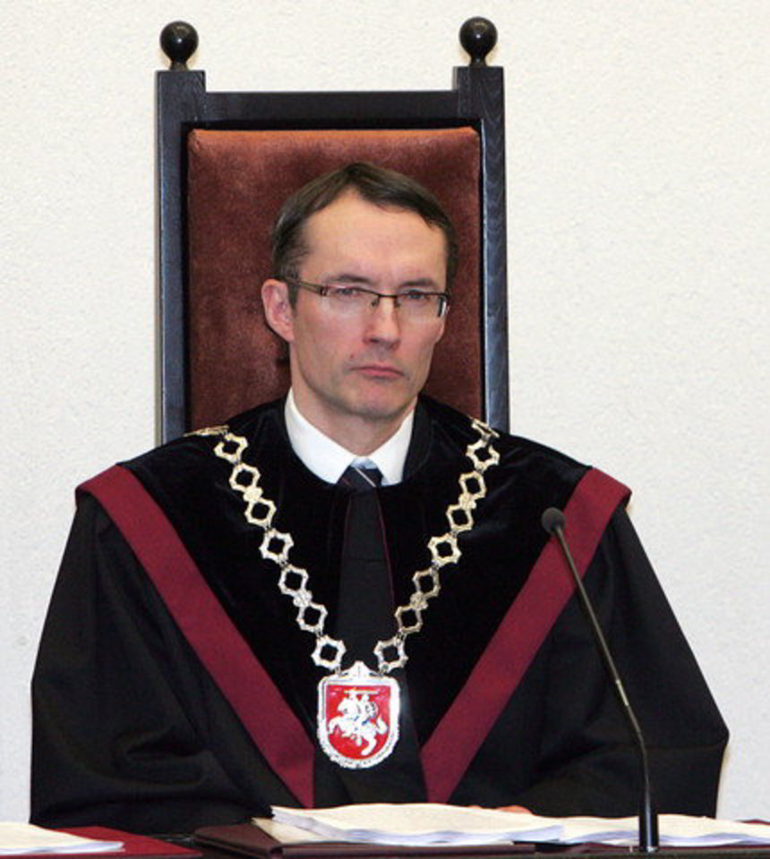 Konstitucinio Teismo teisėjas Egidijus Šileikis pateikė atskirąją nuomonę dėl LEO LT įstatymo konstitucingumo.