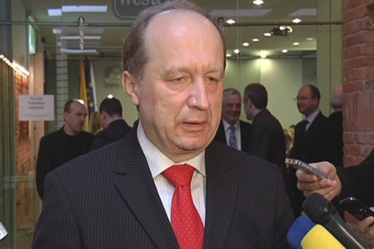 Premjeras į ateitį žvelgė optimistiškai, o pareiškimus apie galimą lito devalvavimą pavadino „visiška nesąmone“.