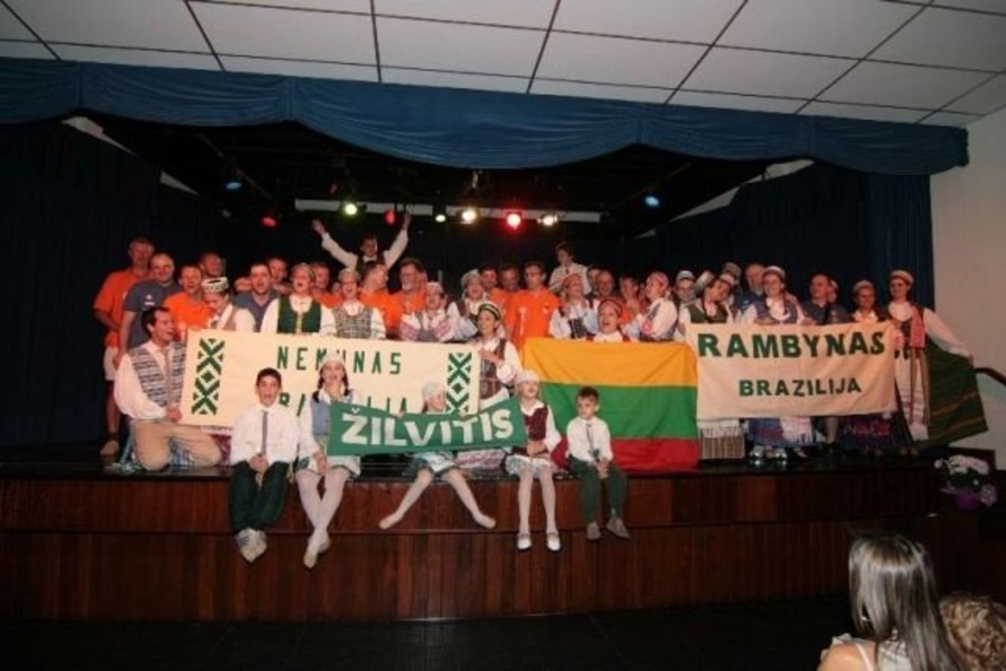 San Paulo kolektyvai „Žilvitis“ ir „Rambynas“ atliko tautinius šokius.