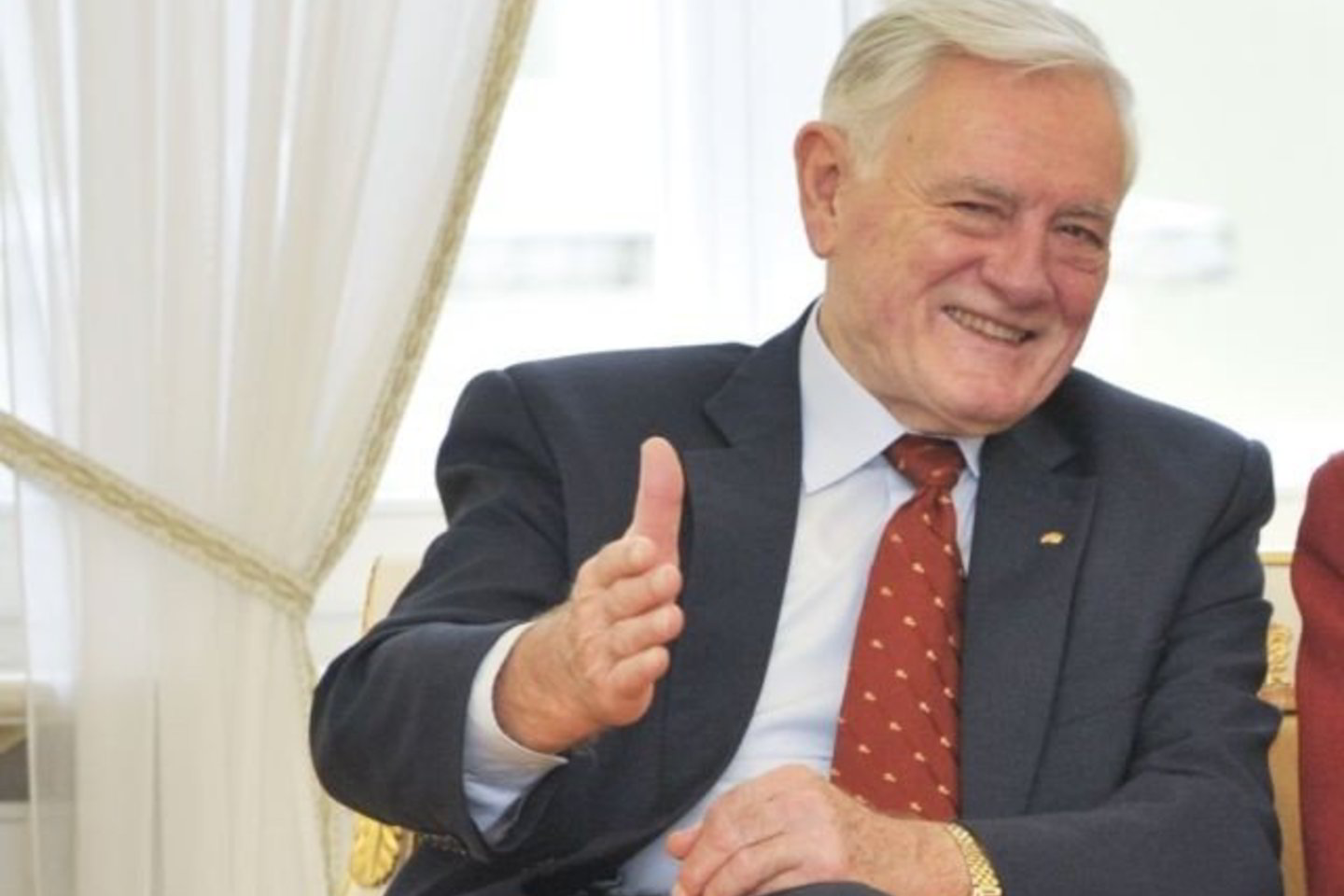 Po atostogų Meksikoje V.Adamkus vėl kimba į darbą.