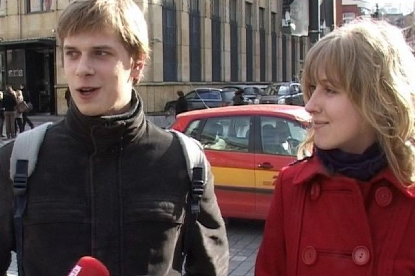 Vilhelmas su drauge džiaugiasi saule ir šiluma.