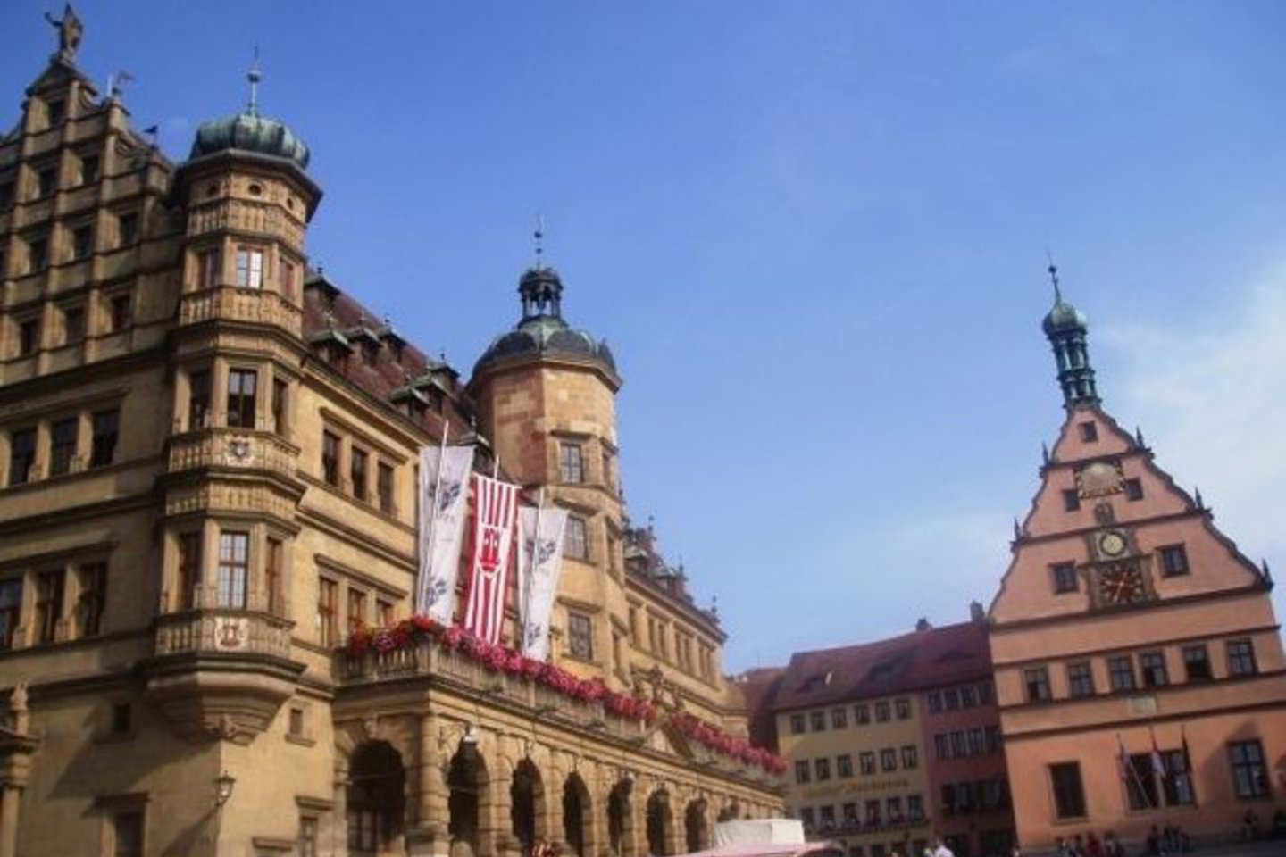 Rotenburgas prie Tauberio upės, kitaip dar vadinamas Tauberio Rotenburgu, yra geriausiai išsilaikęs viduramžių miestas Vokietijoje.