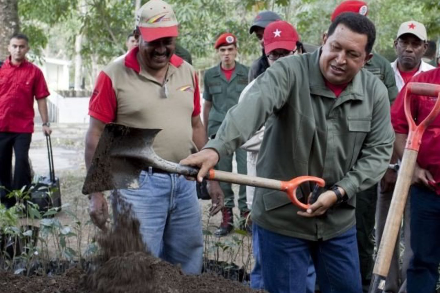 H,Chavezas darbuojasi nacionalizacijos fronte.
