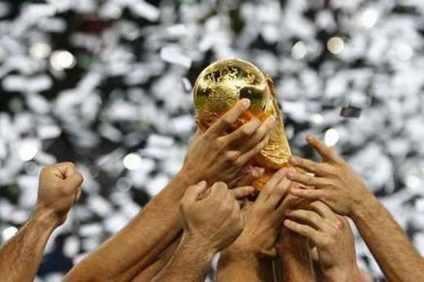 Didžiausią galimybę rengti 2018 metų pirmenybes turi Europos šalys, nes 2010 metų čempionatas vyks Pietų Afrikos Respublikoje, o 2014 metų - Brazilijoje.