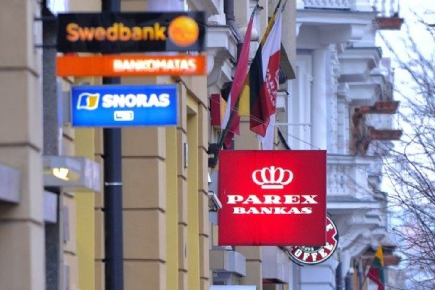 Teigiama, kad vis daugiau įmonių kreipiasi į Ginčų komisiją ir prašo pristabdyti bankus.