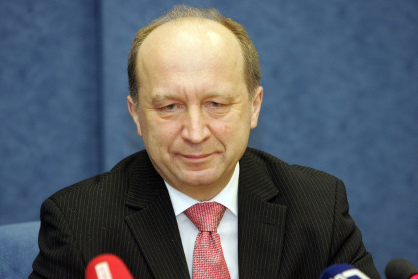 A.Kubilius įsitikinęs, kad krizę padėtų įveikti euras.