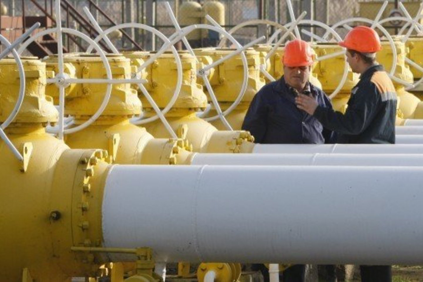 Krizė „Gazprom“ koncernui kirto per kišenę.