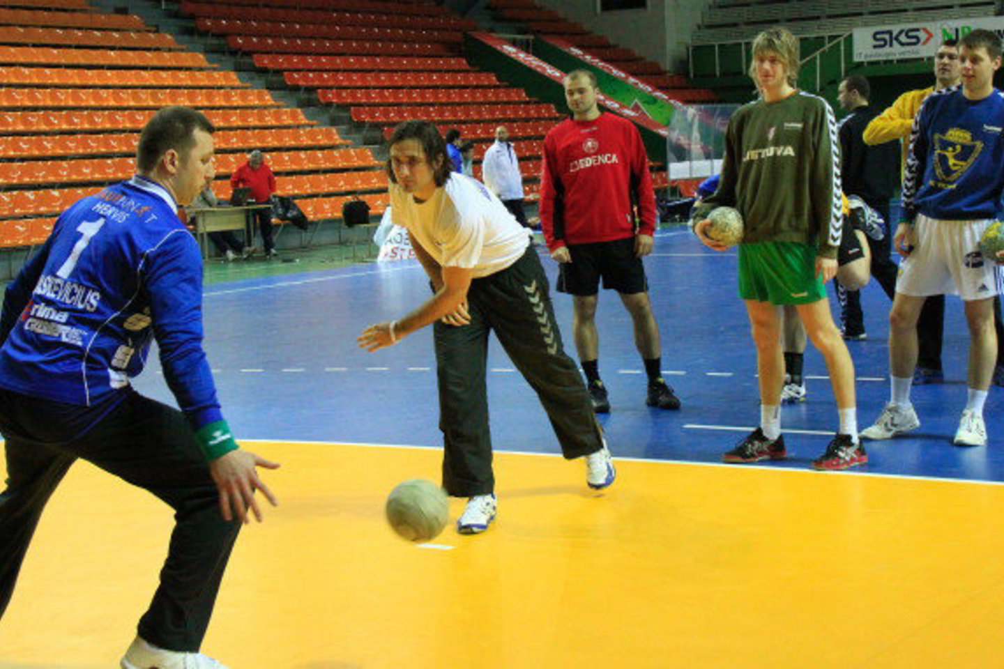 Rungtynėms su Ispanijos rankininkais besirengianti Lietuvos rinktinė antradienį treniravosi Kauno sporto halėje.