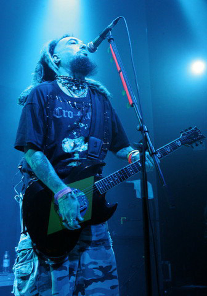 Nuo pirmų minučių tikrą metalo audrą sukėlę „Soulfly“ tempo nelėtino visą koncertą.