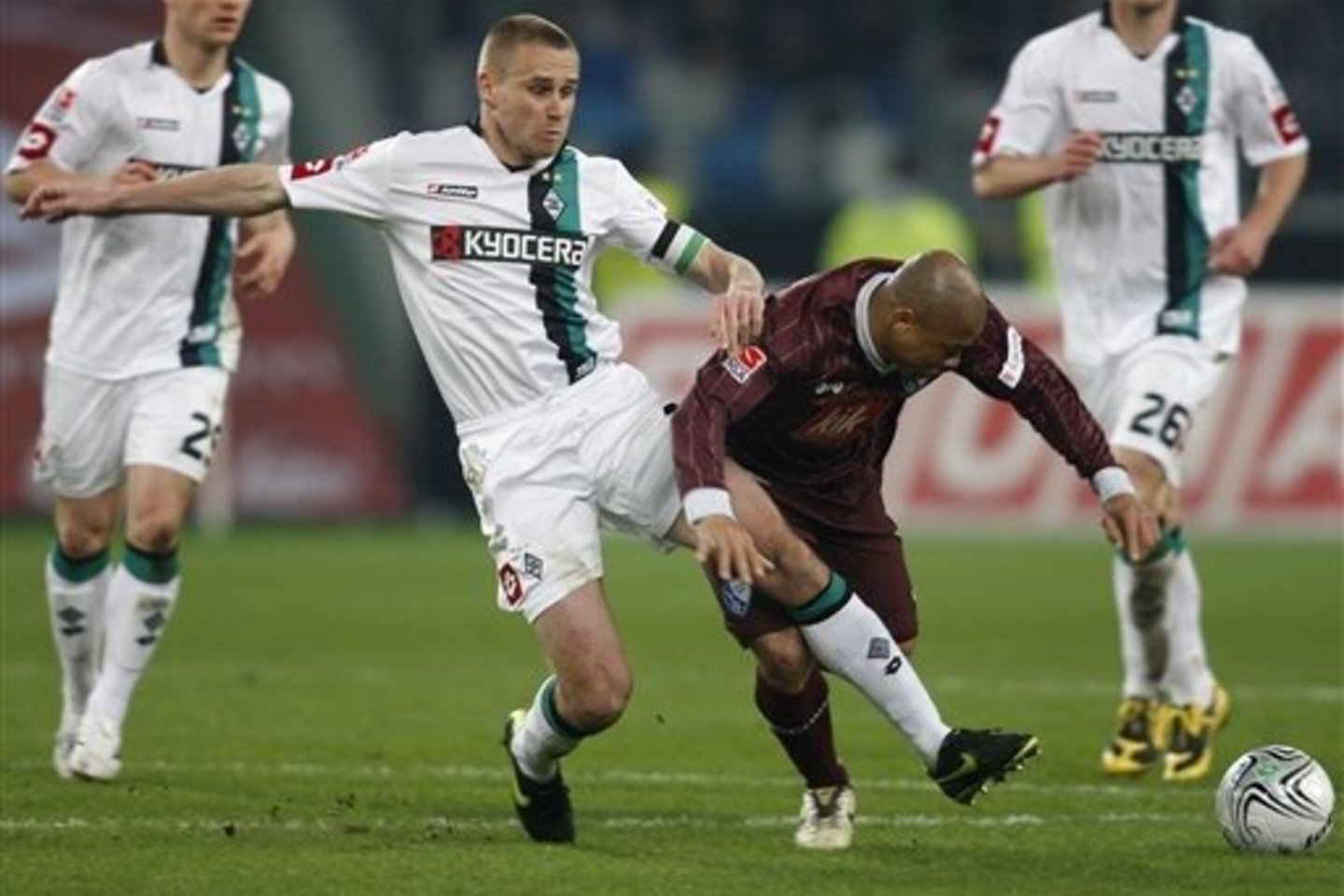 Šeimininkai (balta apranga) nesugebėjo pralaužti „VfL Bochum“ klubo gynybos.