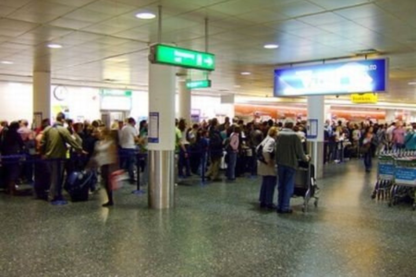 Dėl šio incidento Gatviko oro uostas, kuris yra vienas didžiausių Didžiojoje Britanijoje, laikinai buvo uždarytas