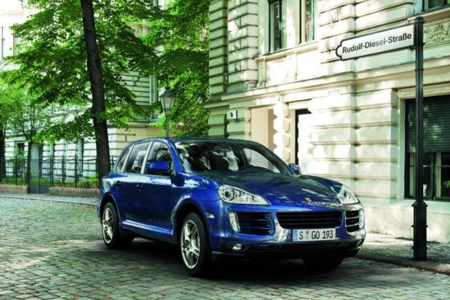„Porsche Cayenne“ turės taupesnę širdį.