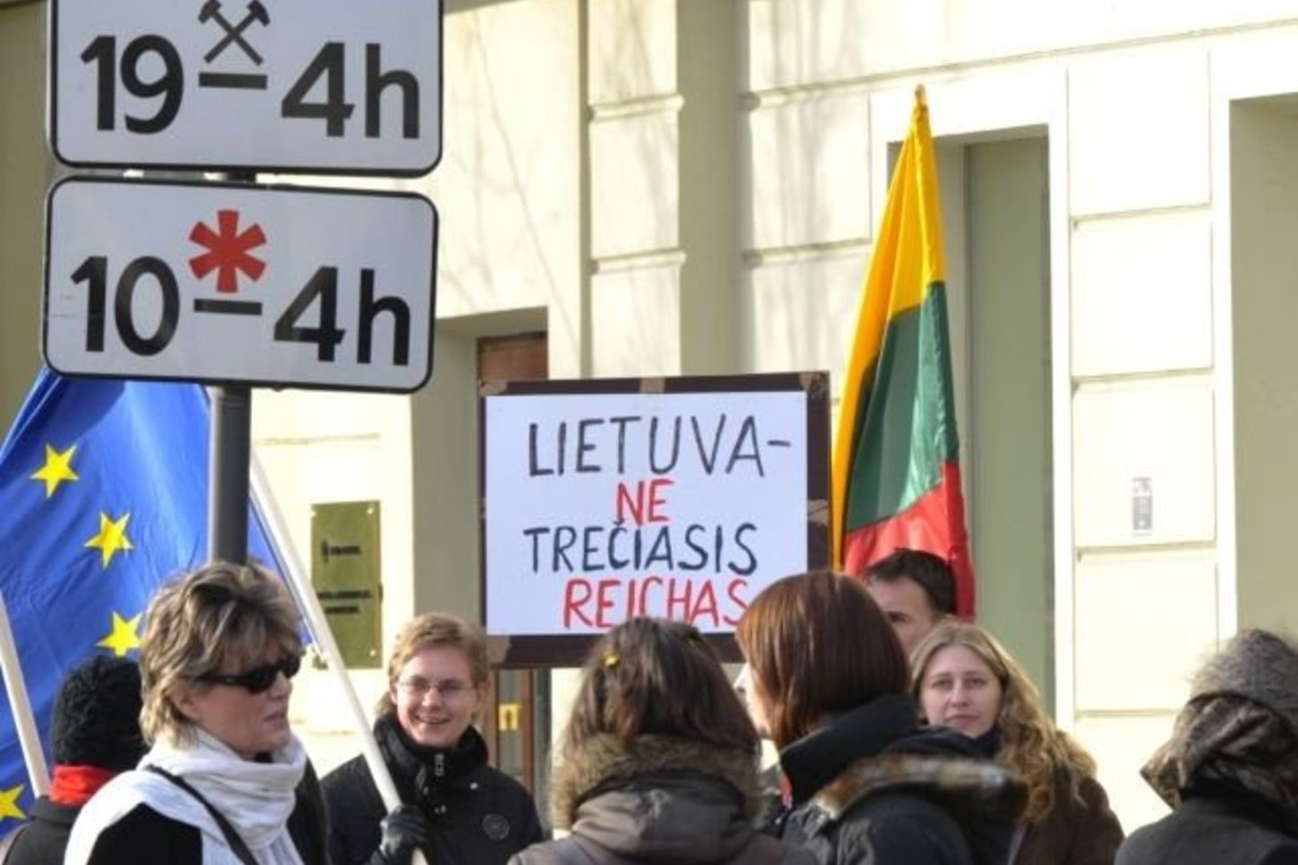 Kodėl gi jaunas homoseksualas turi galvoti, kad jisai yra nenormalus iškrypėlis?