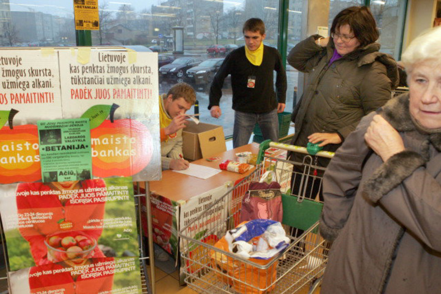 Pernai gerų žmonių dėka labdaros valgyklose buvo maitinami 4803 žmonės, 27040 gavo vienkartinę paramą maisto paketais.