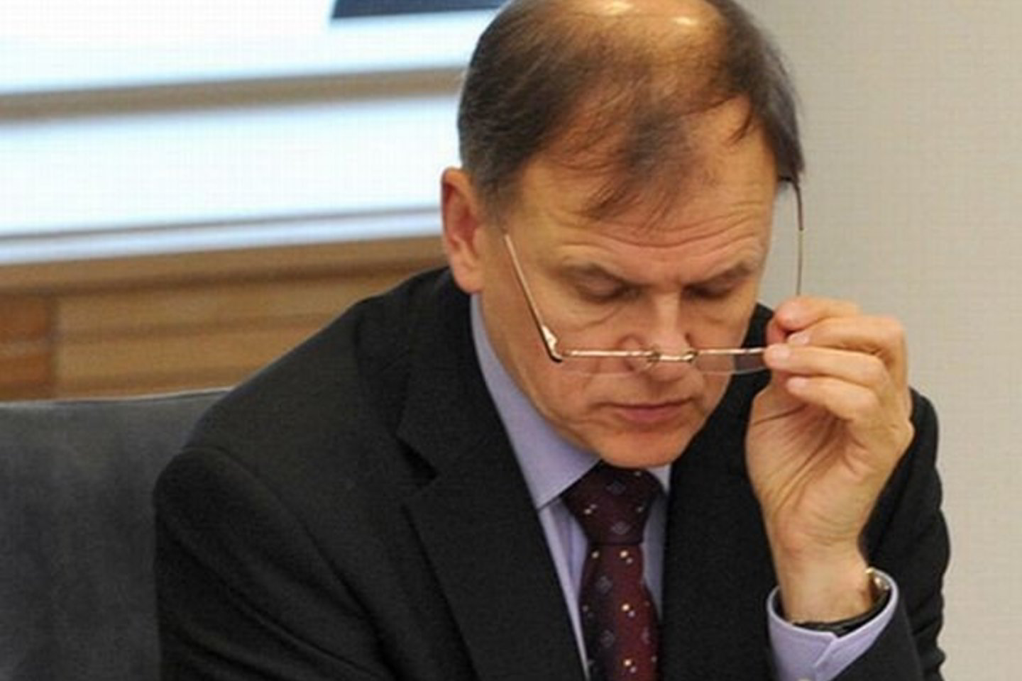 V.Andriukaitis taip pat pranešė inicijuosiąs diskusiją dėl finansų ministro A.Šemetos asmeninės atsakomybės.