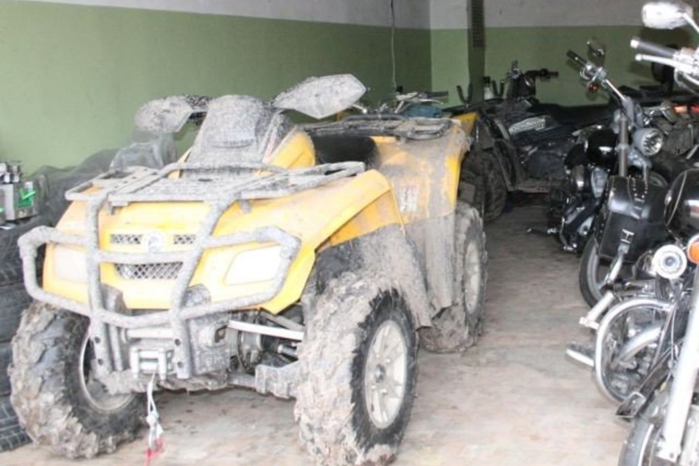 Netoli Palangos Rūdaičių kaime vagių išnuomotas garažas buvo pilnas vogtų motociklų.