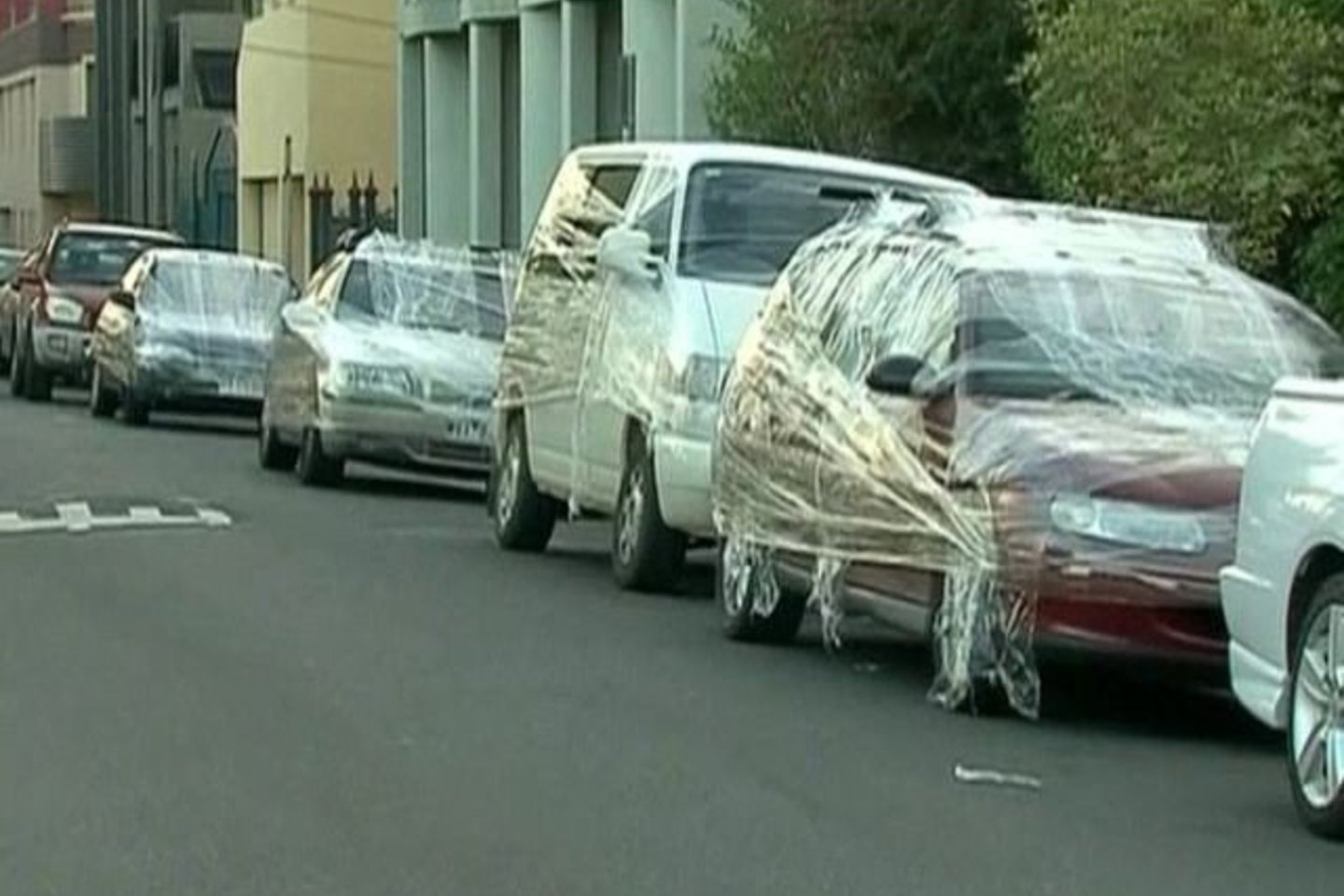 Taip atrodė šimtai automobilių Melburno gatvėse.