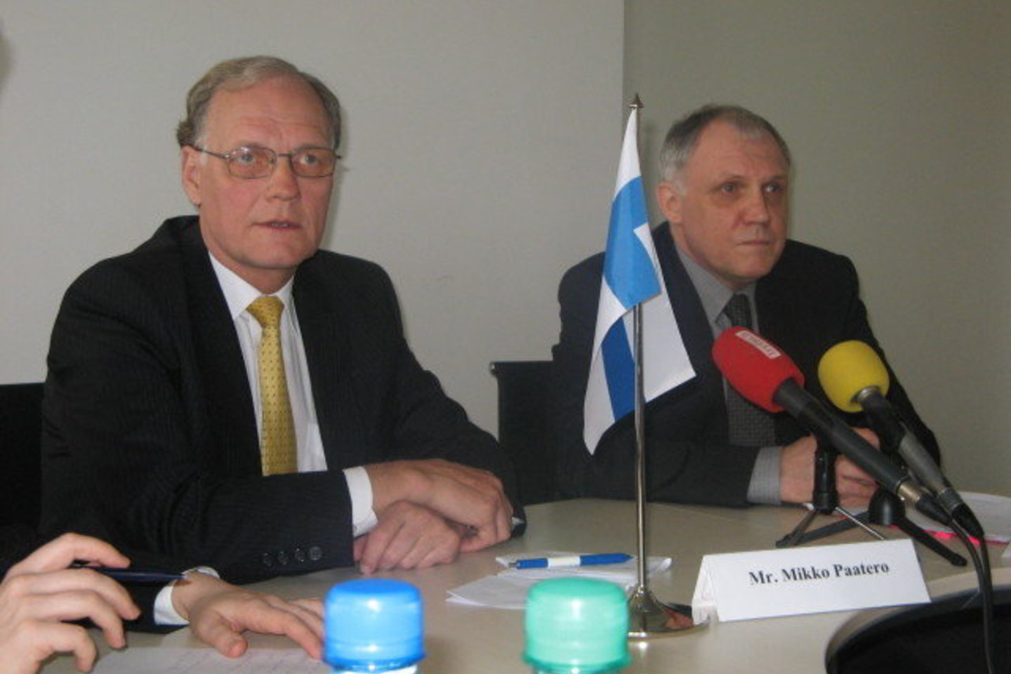 Lietuvoje viešintis Suomijos policijos komisaras M.Paatero (kairėje) ir Lietuvos policijos generalinis komisaras V.Telyčėnas aptarė abiejose šalyse vykstančias policijos sistemos reformas.