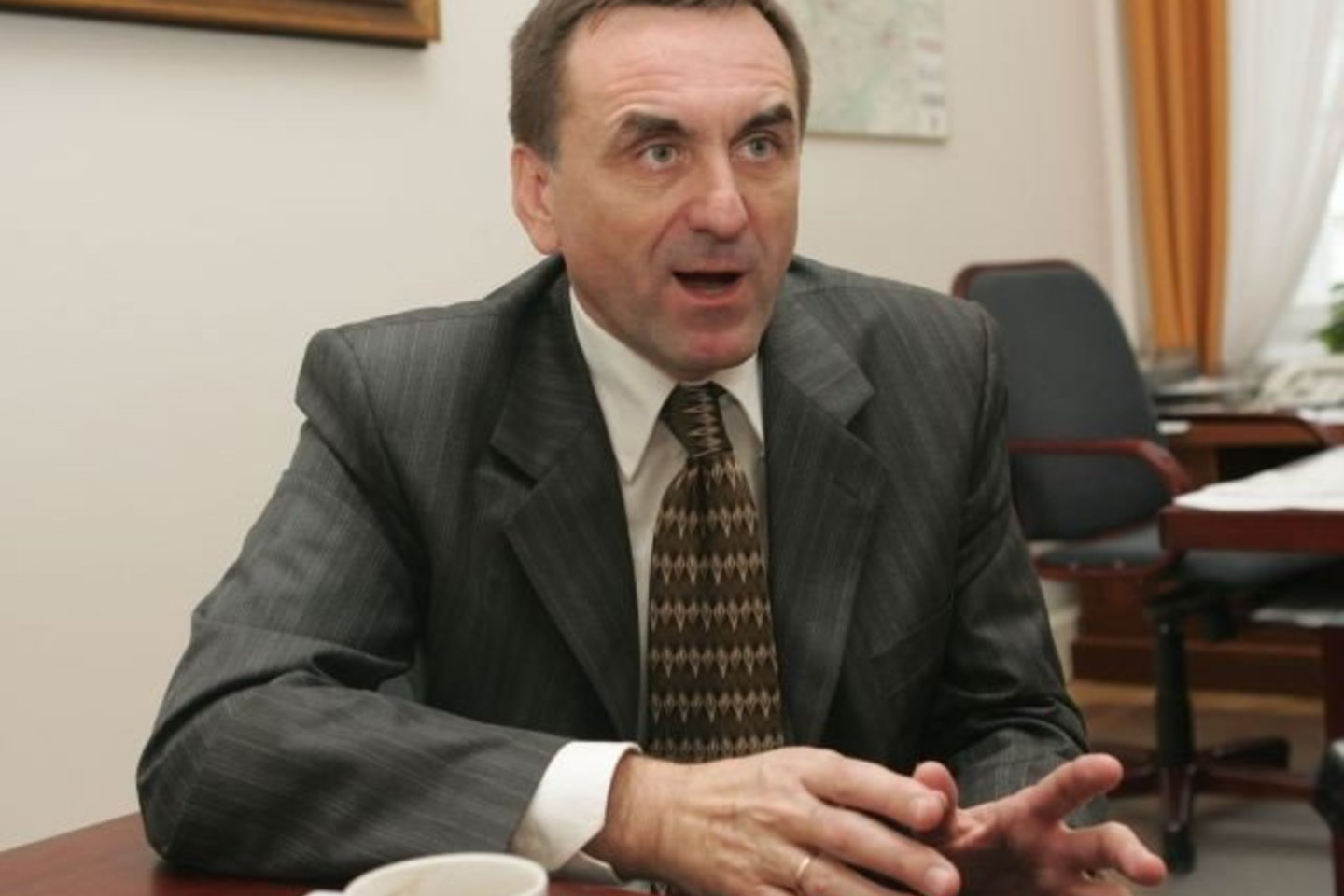 Į Europarlamentą kandidatuojantis L.Bielinis atsistatydino iš prezidento patarėjo pareigų.