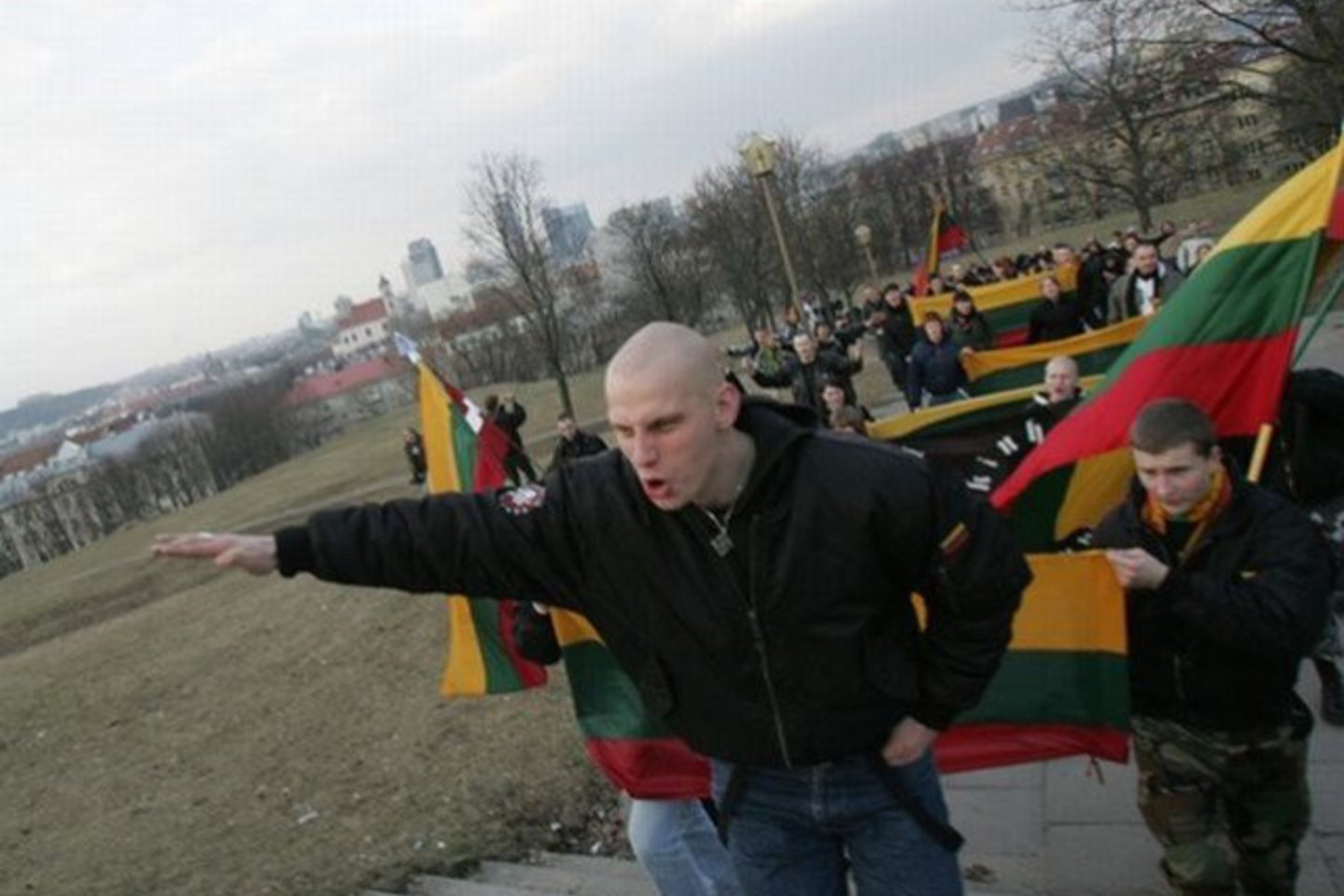 Teisėsaugos tarnybos linkusios sumenkinti neapykantos demonstravimo reikšmę arba ją nutylėti.