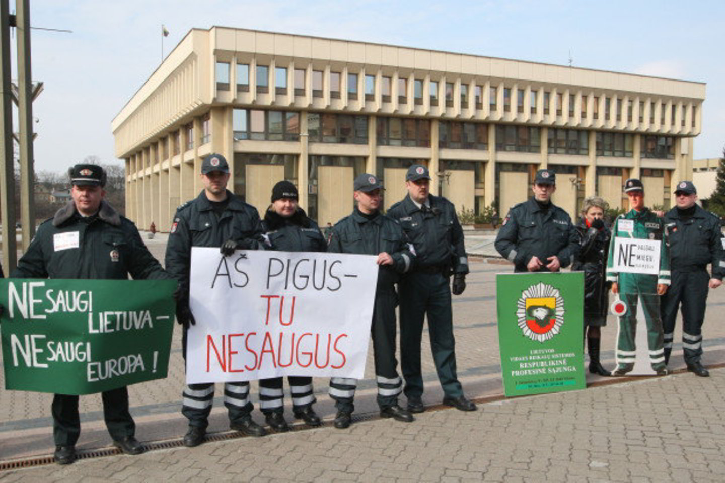 Pareigūnai vėl rinksis į piketą.