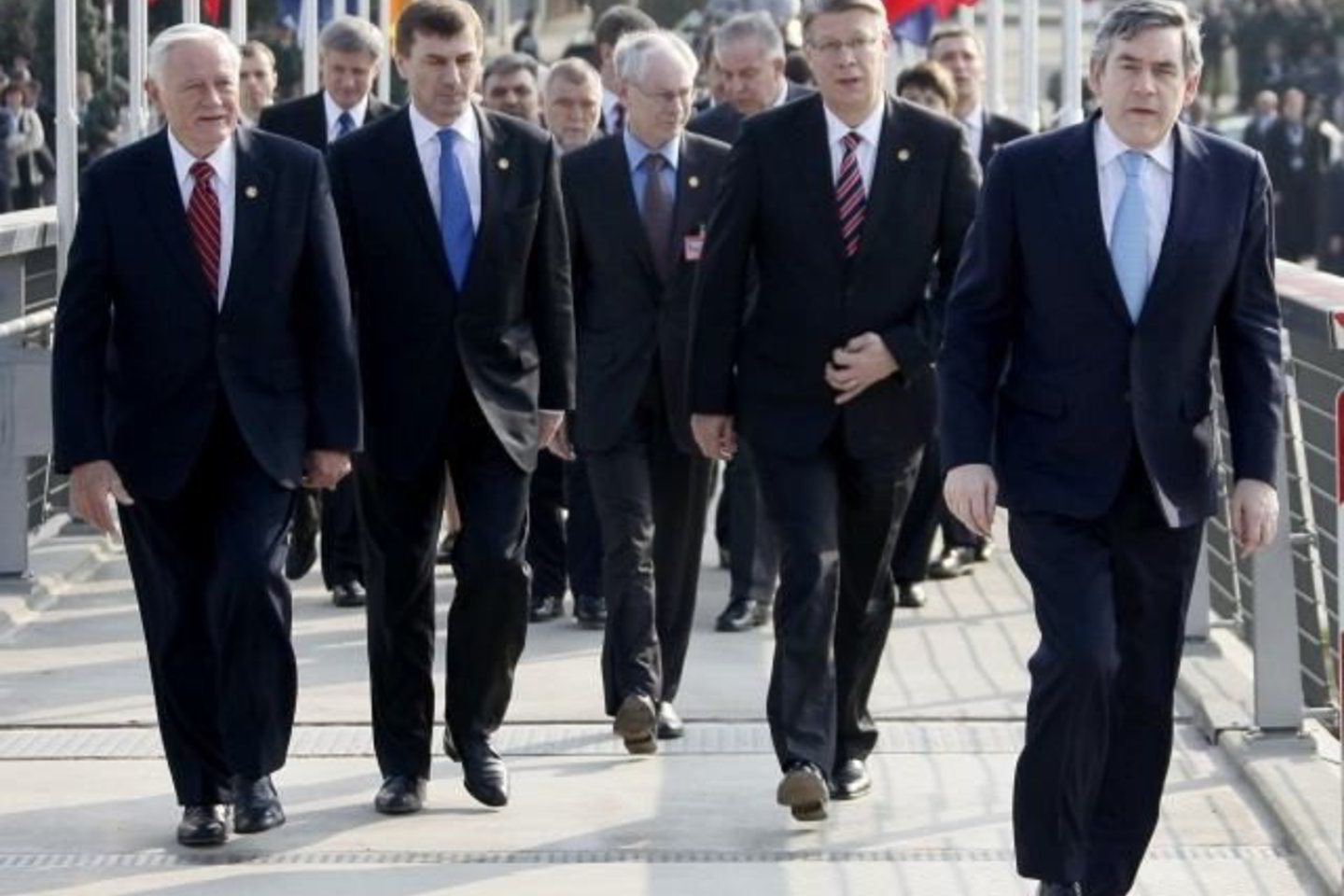 Prezidentas Valdas Adamkus dalyvauja NATO viršūnių susitikime.
