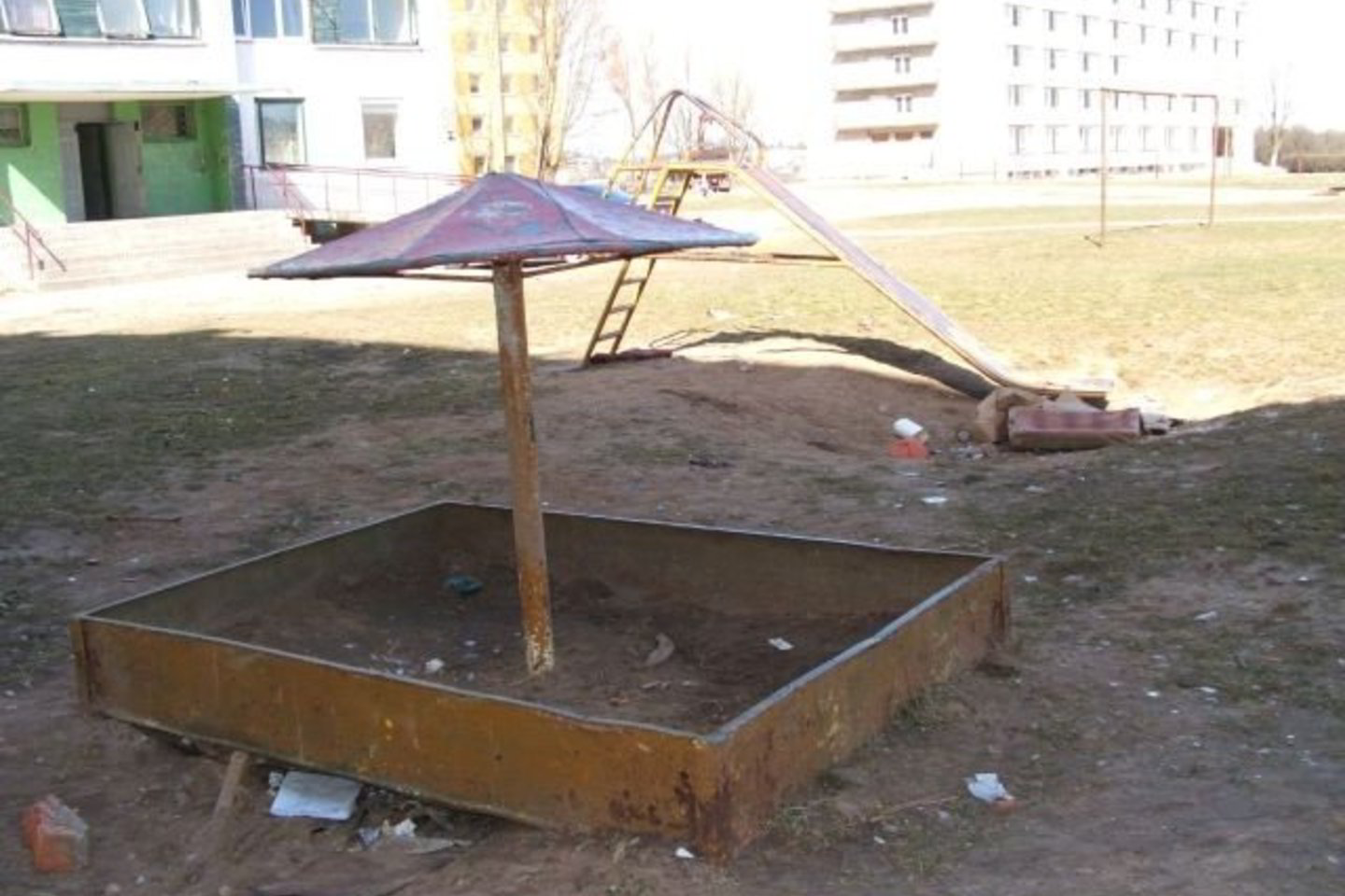 Kėdainiuose vaikų smėlio dėžėje mėtėsi gyvsidabrio termometrai