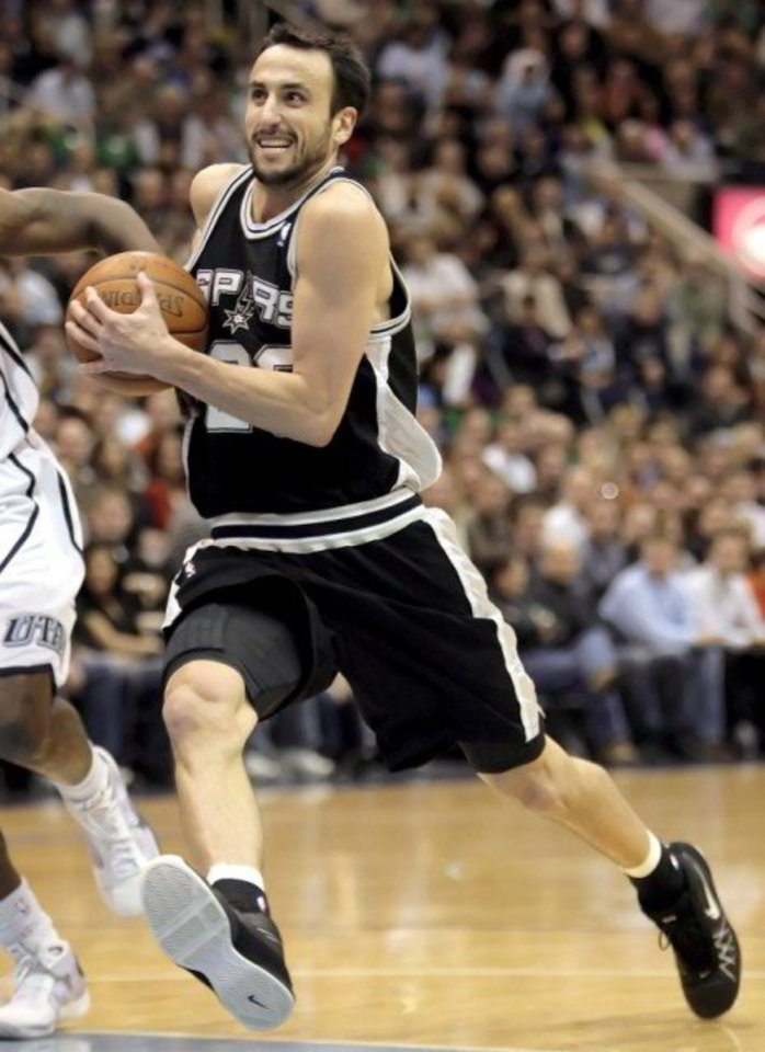 E.Ginobili sustabdė kojos traumos.
