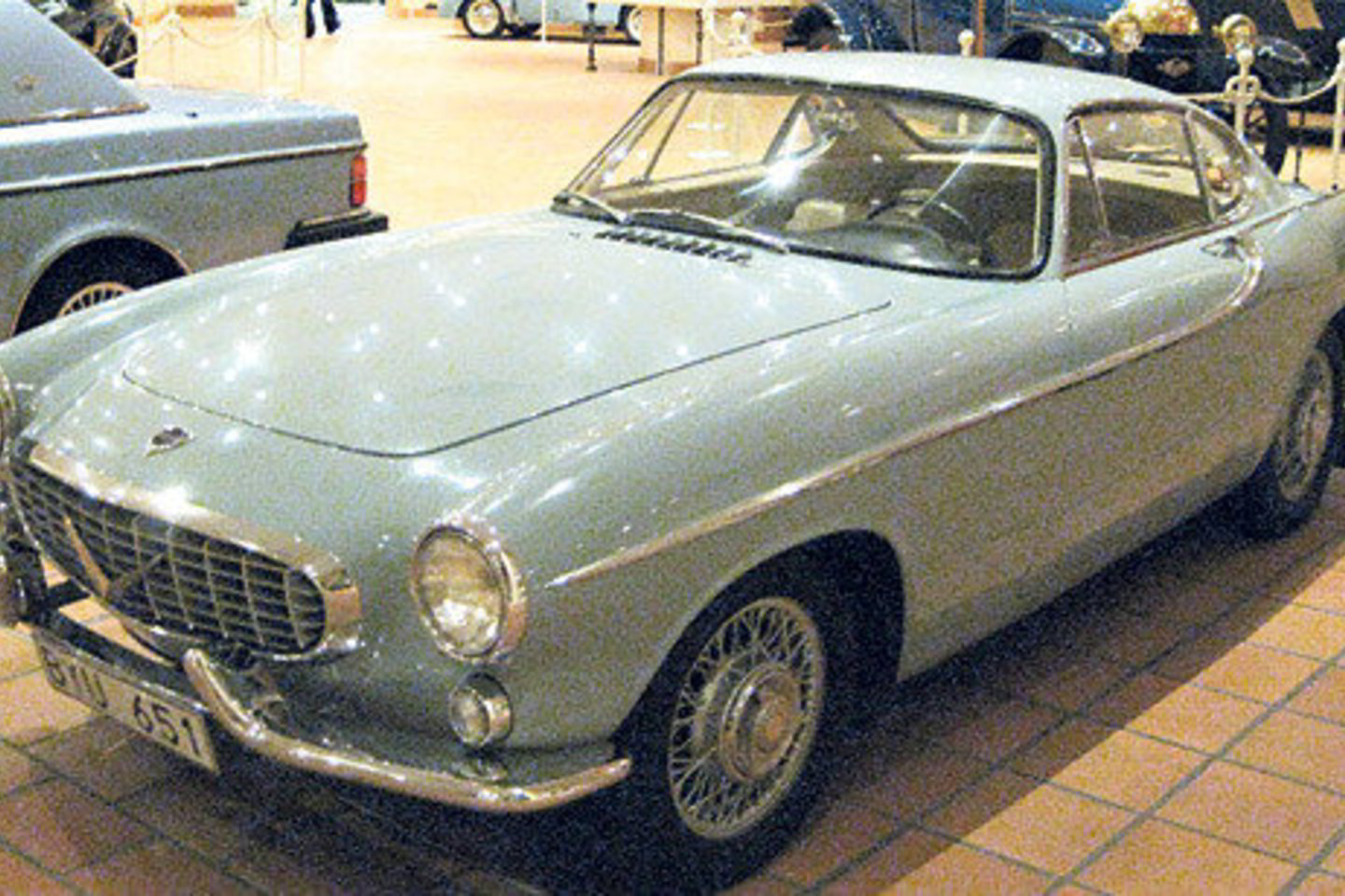 Europiečių dėmesio sulaukė prie pat centrinio įėjimo išrikiuoti trys skirtingų kartų „Volvo” kupė, pagaminti 1972, 1981 ir 1990 metais. Įdomiausias jų – „Volvo P1800”, kurio savininkas nepasidavė laiko madai ir išlaikė visas originalias detales.