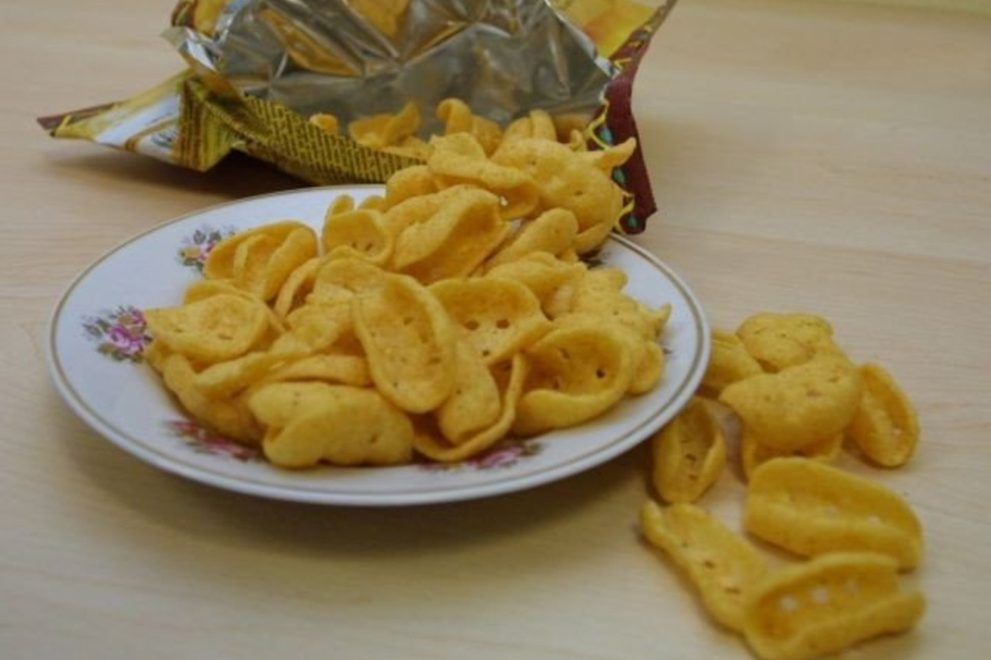 Mokyklose vaikai vis dar galima nusipirkti nesveiko maisto.