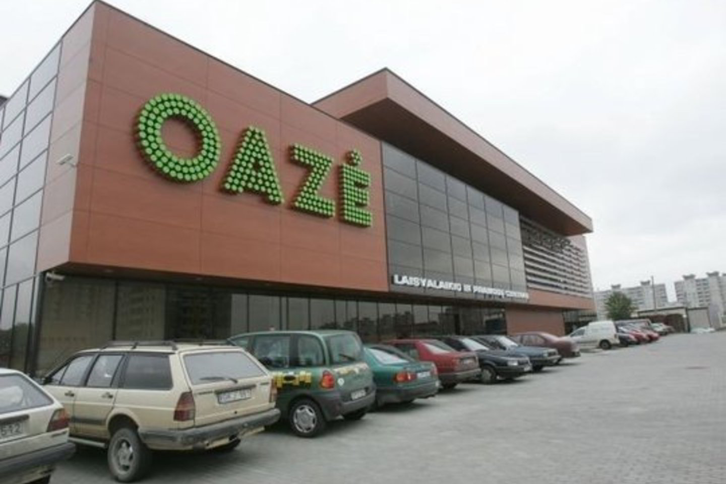Kovo pabaigoje išmatomis apipilta mergina iki šiol dirba tame pačiame, „Oazėje“ įsikūrusiame sporto klube.