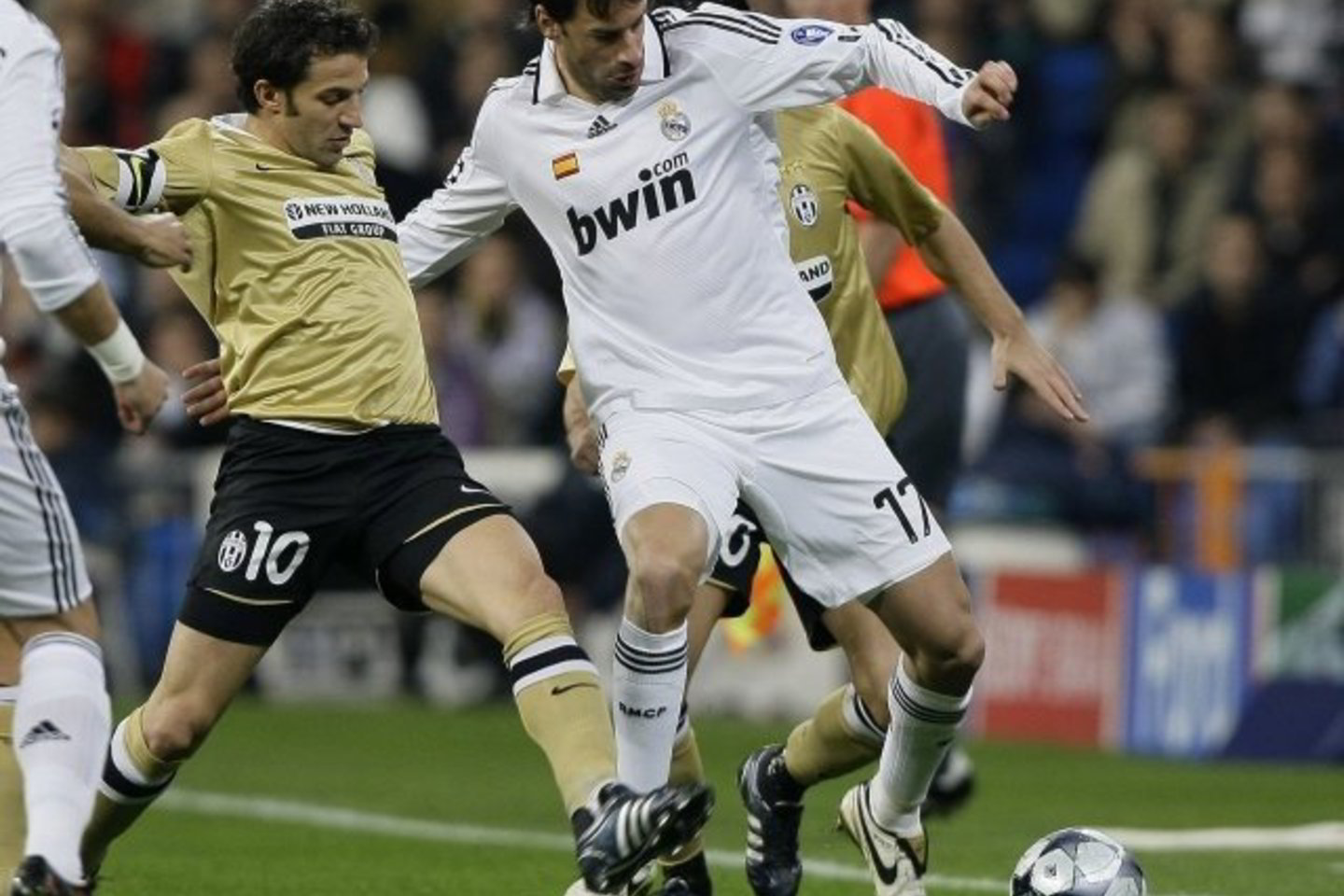 R.Nistelrooy'us susižeidė lapkričio mėnesį rungtynėse su Turino "Juventus".