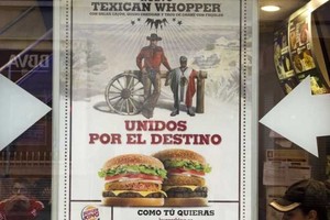 Meksikos ambasadorių įžeidė „Burger King“ reklama