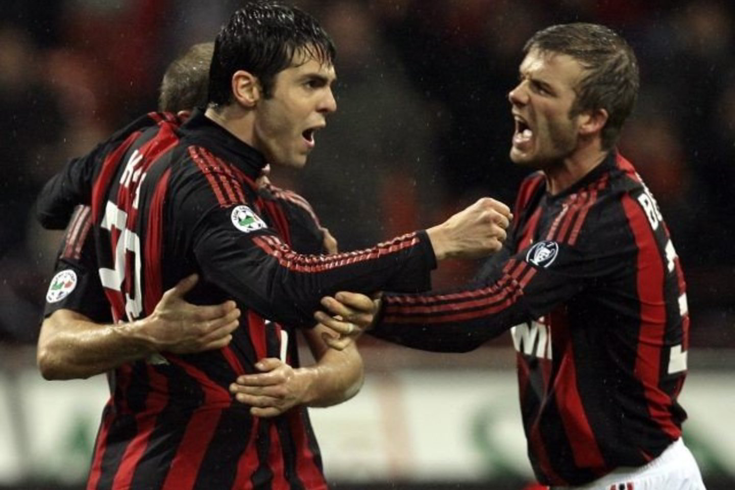 Kaka (kairėje) įsitikinimu, "AC Milan" klubui būtina atsinaujinti.