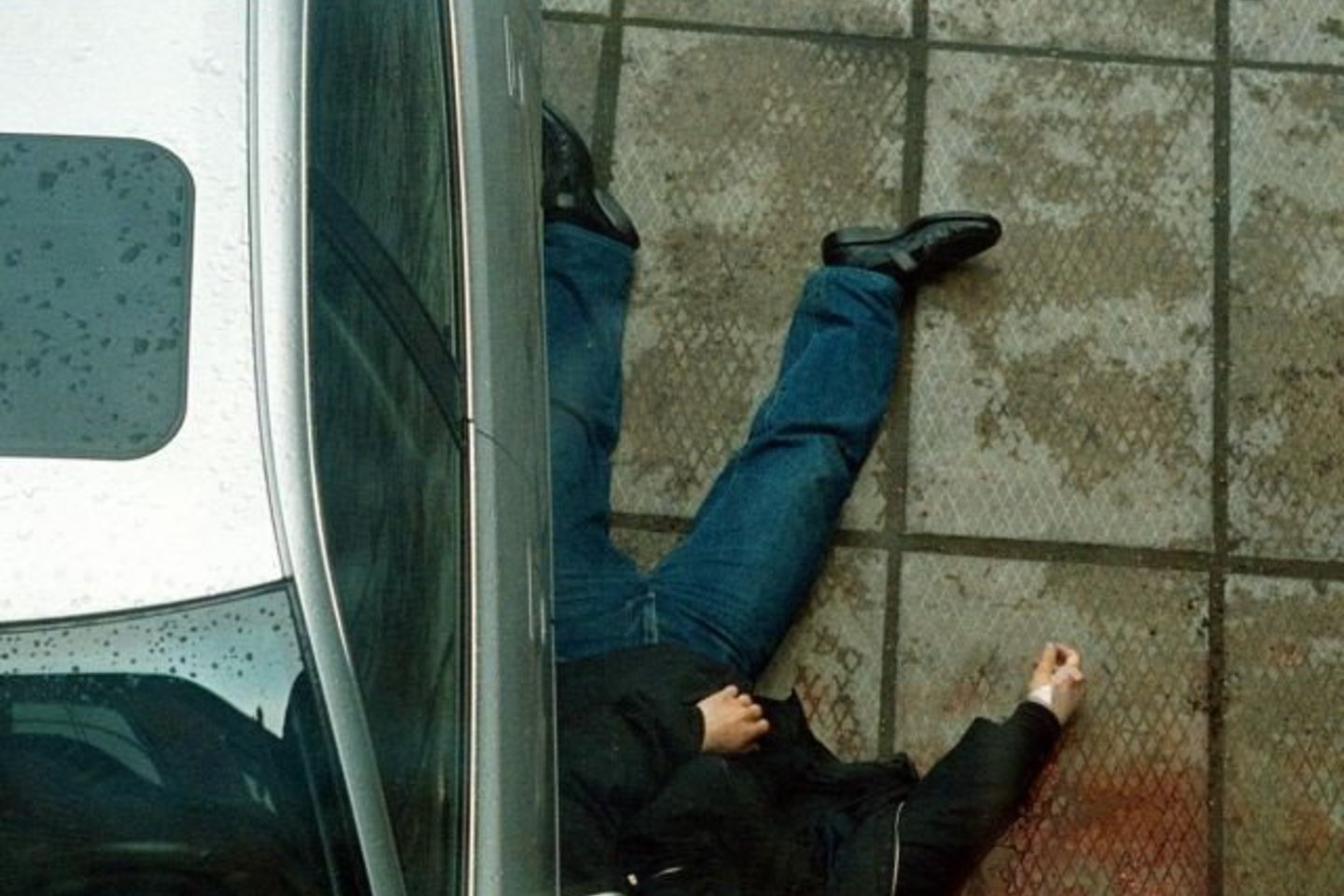 Automobilių aikštelėje Kauno centre R.Kuzminas buvo nušautas 2000 metų birželio 16-ąją.