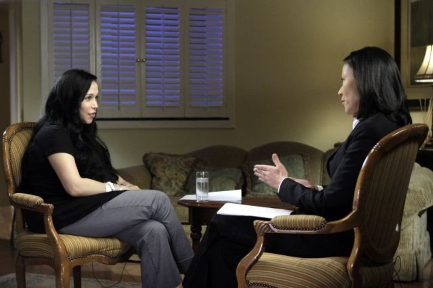 Nadya Suleman sakė, kad leis televizininkams šešis kartus per metus filmuoti jos šeimą.