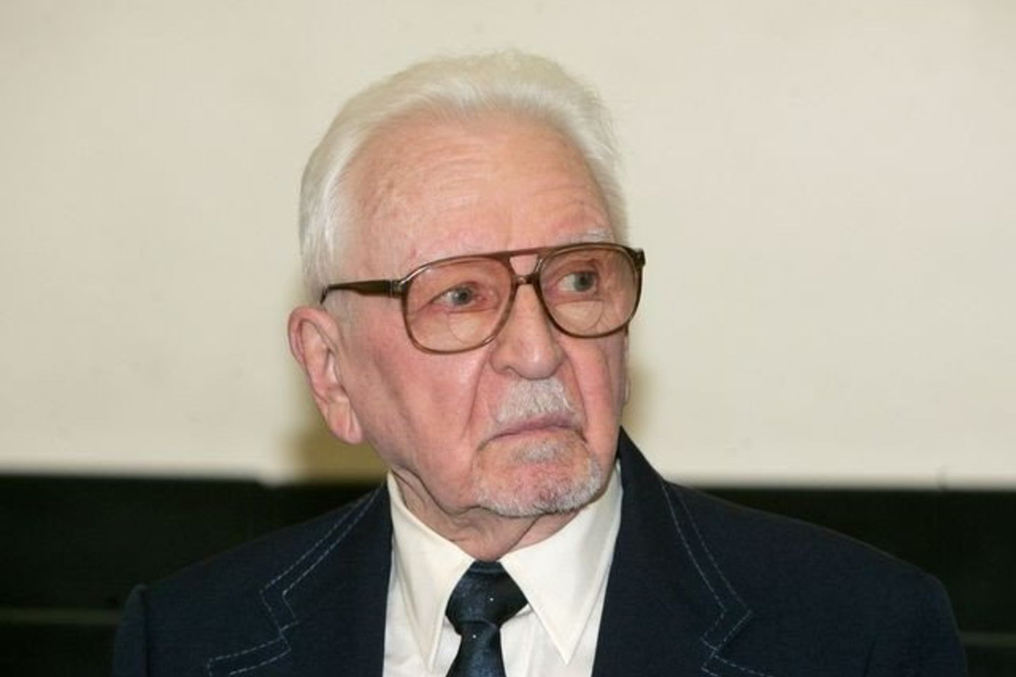A.Dailidė 1941-1944 m. dirbo naciams pavaldžioje represinėje organizacijoje - Lietuvos saugumo policijoje.