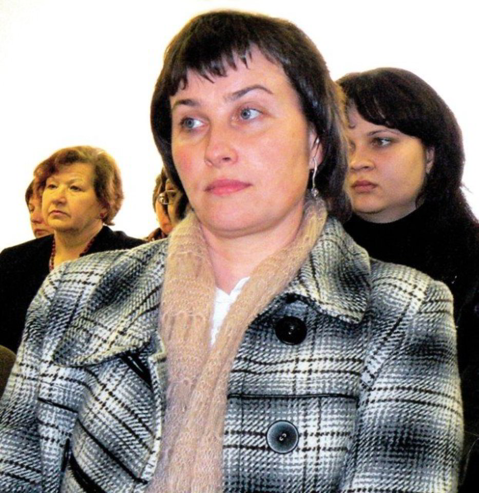 Raseinių pagrindinės mokyklos socialinė pedagogė Jolita Marcinkienė susirinkime teigė, jog mokyklų reforma mieste vykdoma drastiškai, gerai nepasvėrus visų „už“ ir „prieš“.