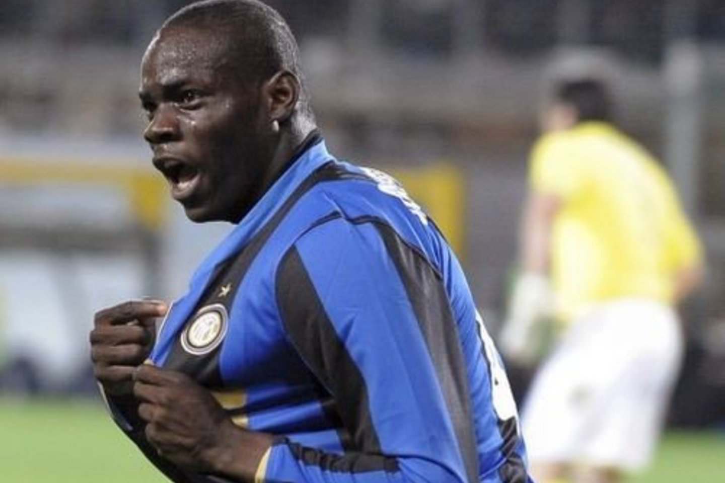 „Juventus“ sankcijų sulaukė po to, kai klubo aistruoliai rasistiniais šūkiais įžeidinėjo „Inter“ žaidėją M.Ballottelli.